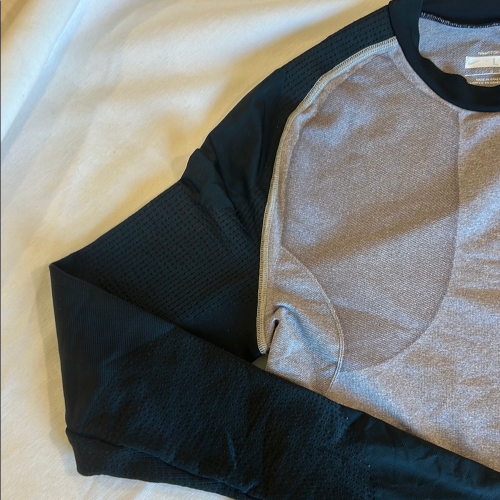 Men’s Nike Black and Gray Long Sleeve Compression Top - Picture 4 of 5